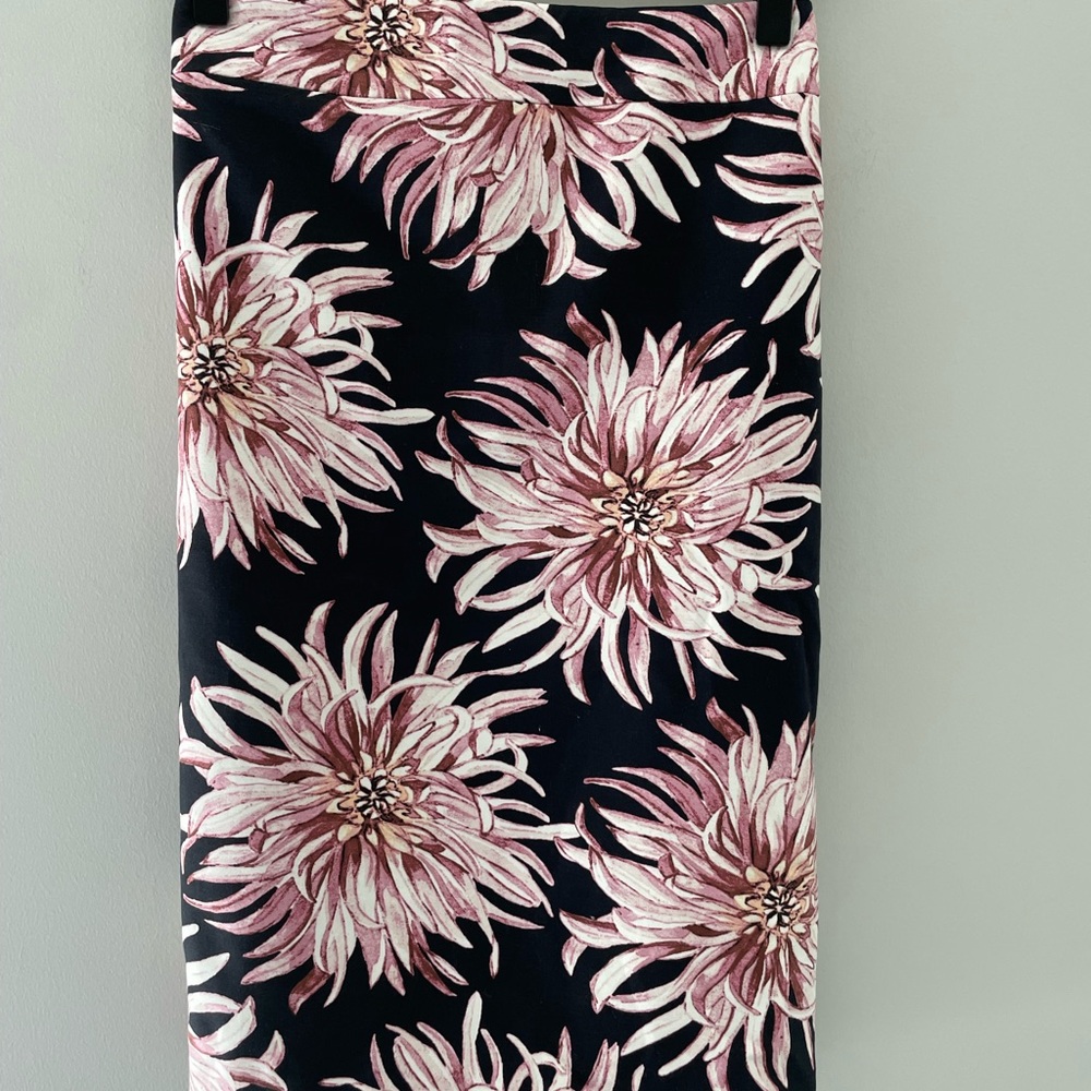 Ann Taylor Black and Pink Floral Skirt